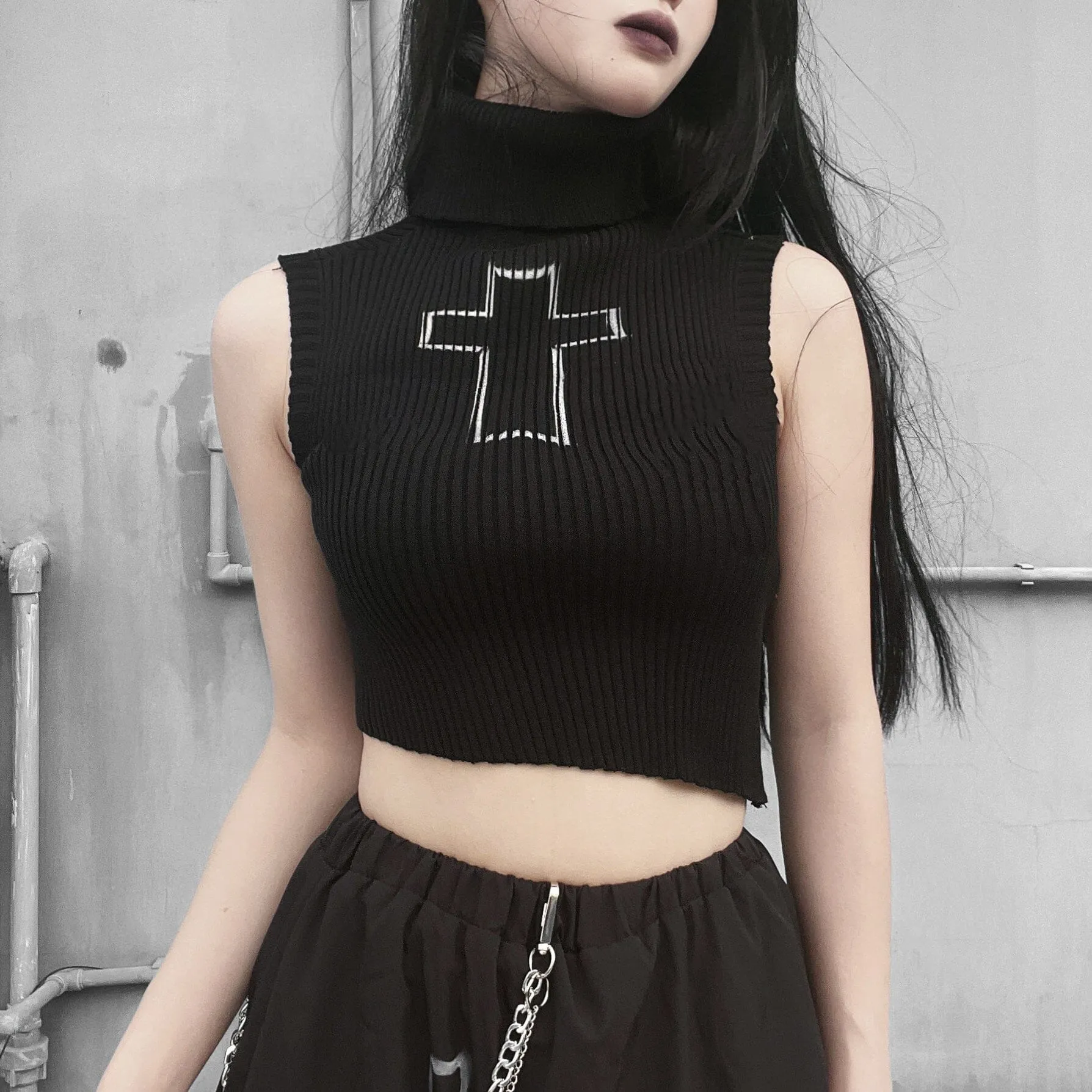 Dark Cross Turtleneck Short Top SD02044