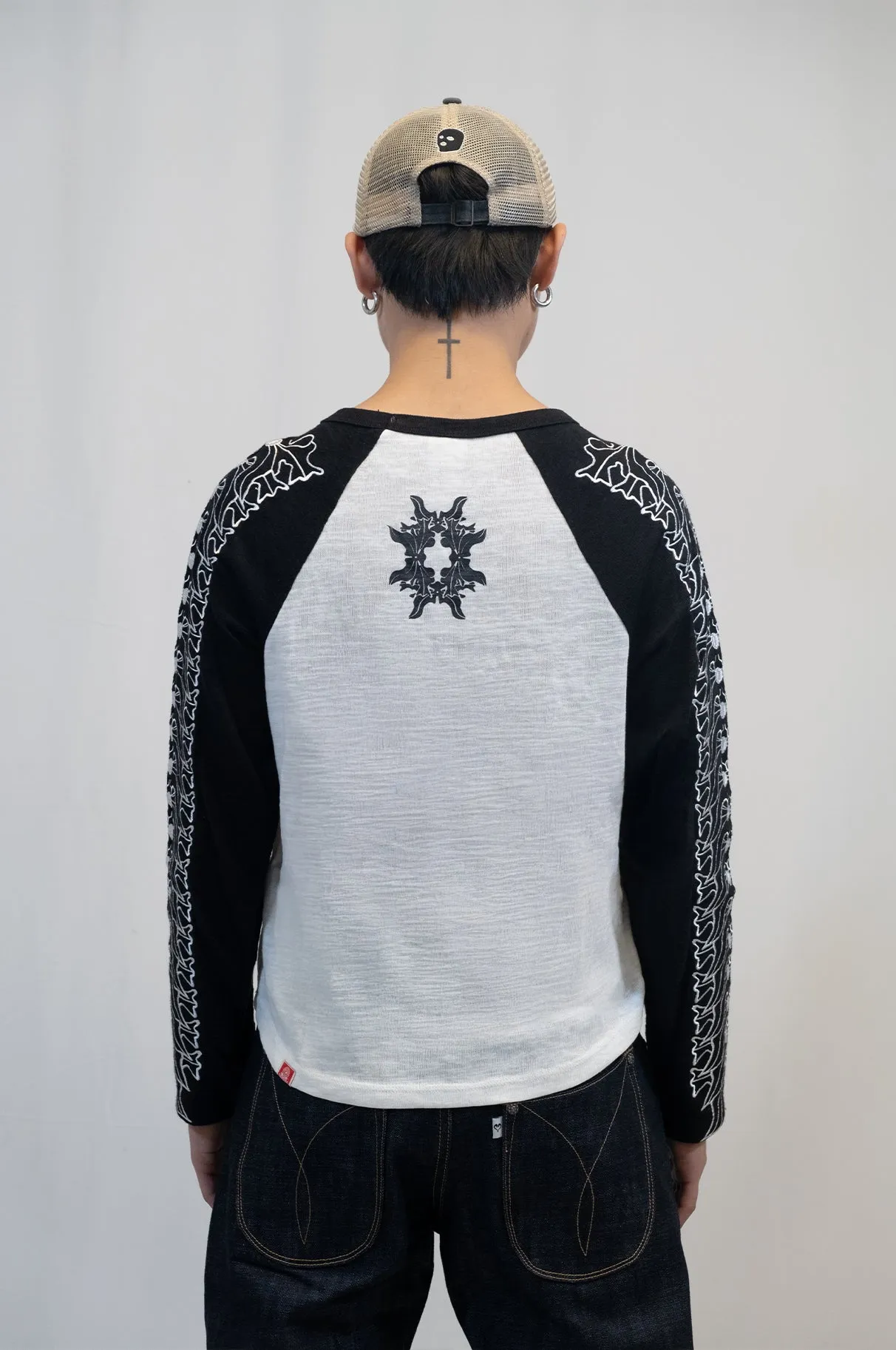 DIRTY GAME RAGLAN L/S TEE