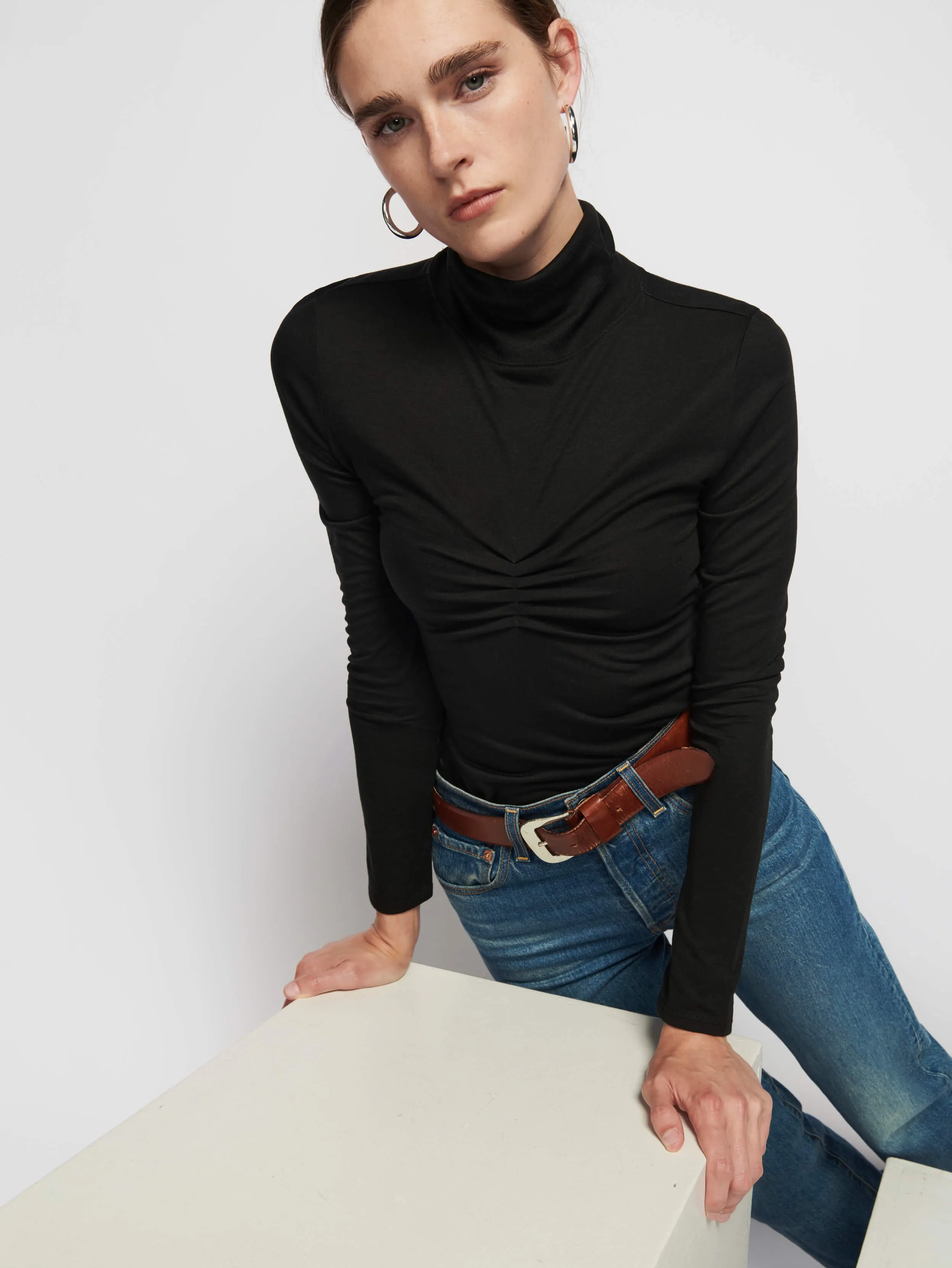 Eris Turtleneck - Jet Black