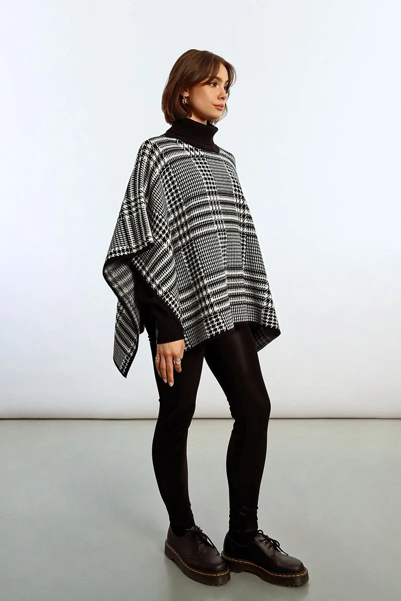 Lili Sidonio Houndstooth Poncho