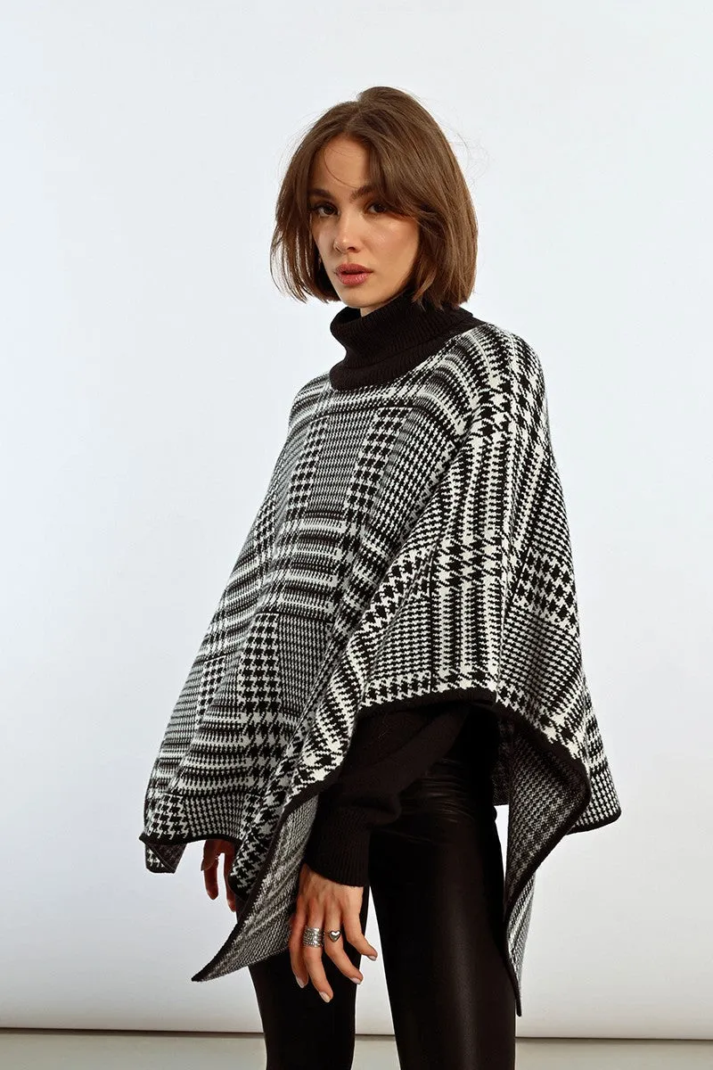 Lili Sidonio Houndstooth Poncho