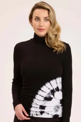 Lilis Black & White Turtleneck