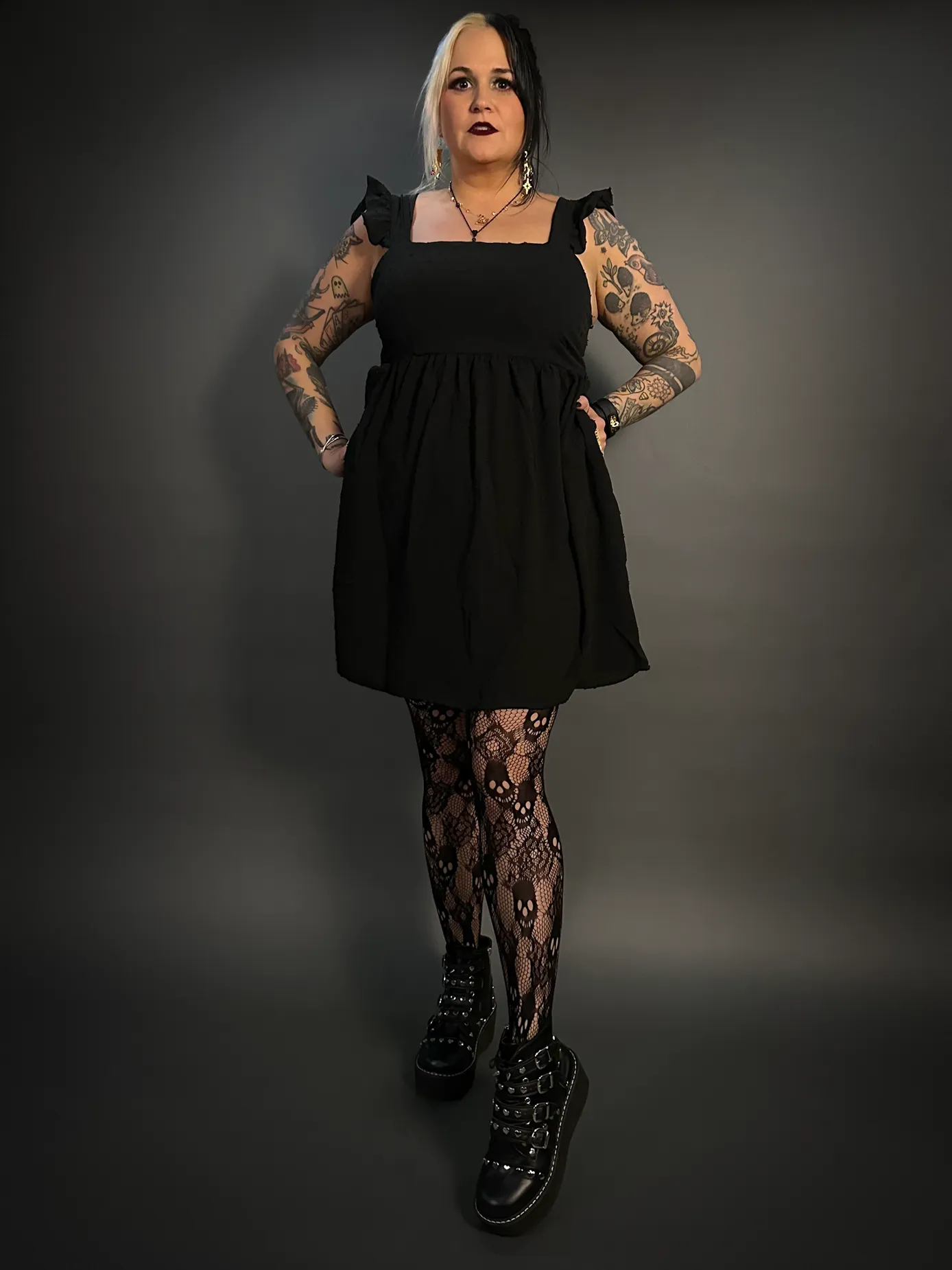 Outfit Set - Ruffled Wing Sleeves Swiss Dot Dress with Pockets with Rose & Skull Tights